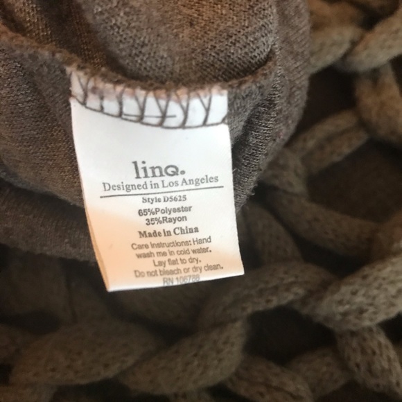 LINQ Los Angeles 3/4-sleeve Drapeneck Top - Picture 5 of 5